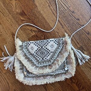 SHASHI 🙌🏻 gorgeous detailed crossbody bag